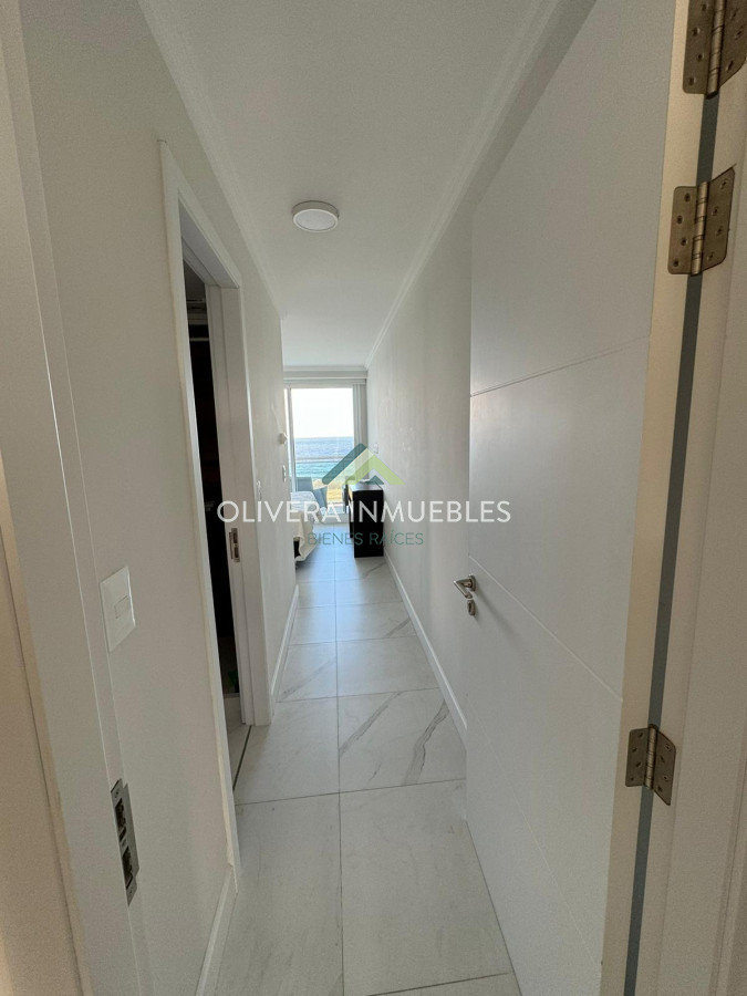 Apartamento ID.12369 - Apartamento en venta de 2 dormitorios en Edificio Cruceros