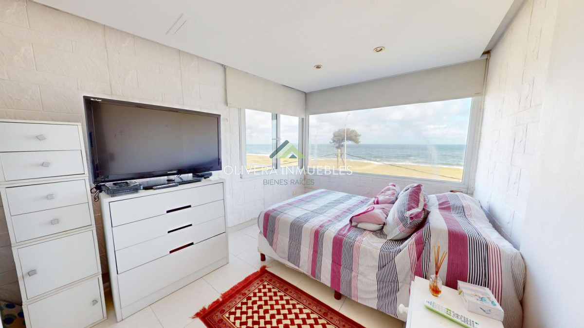 Apartamento ID.12118 - Apartamento en primera línea de la mansa, precio en Oportunidad. 3 dormitorios.