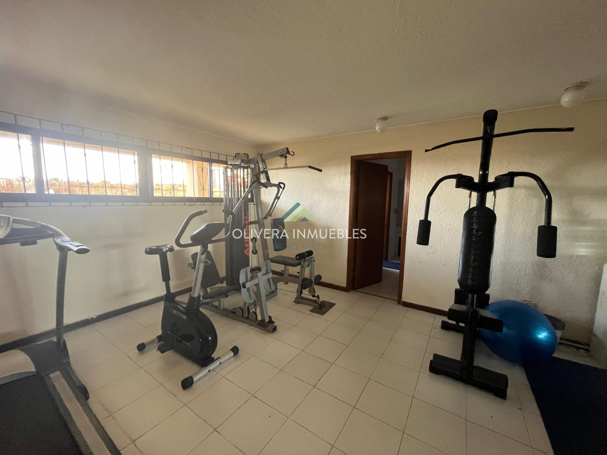Apartamento ID.13670 - Apartamento en venta y alquiler temporal, vista al mar Punta del Este