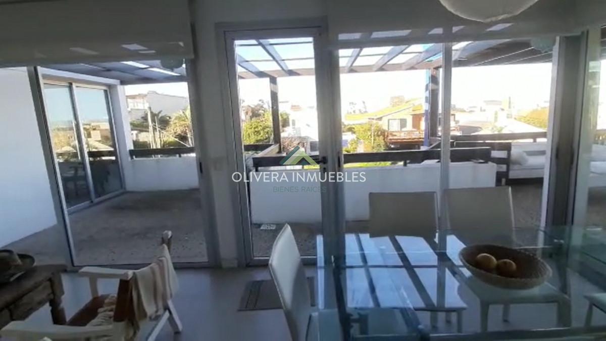 Apartamento ID.9512 - Alquiler de Hermoso Apartamento con amplia terraza con parrillero en La Barra