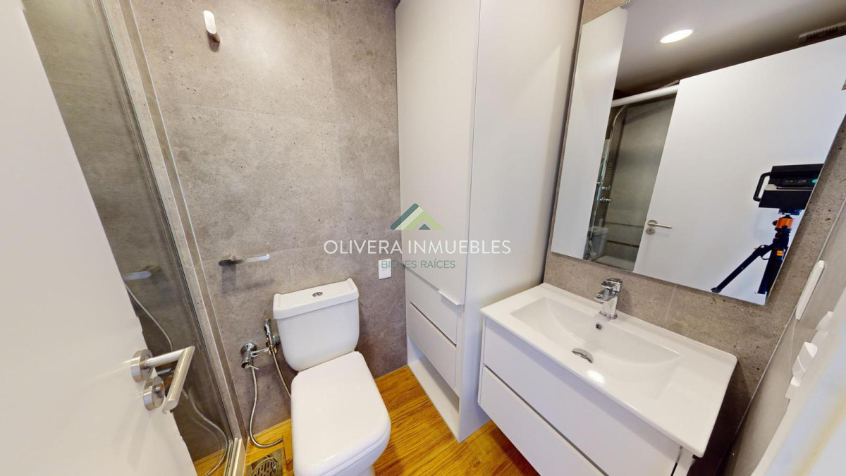 Apartamento ID.12138 - Oportunidad en primera línea, 2 dormitorios, 2 baños.