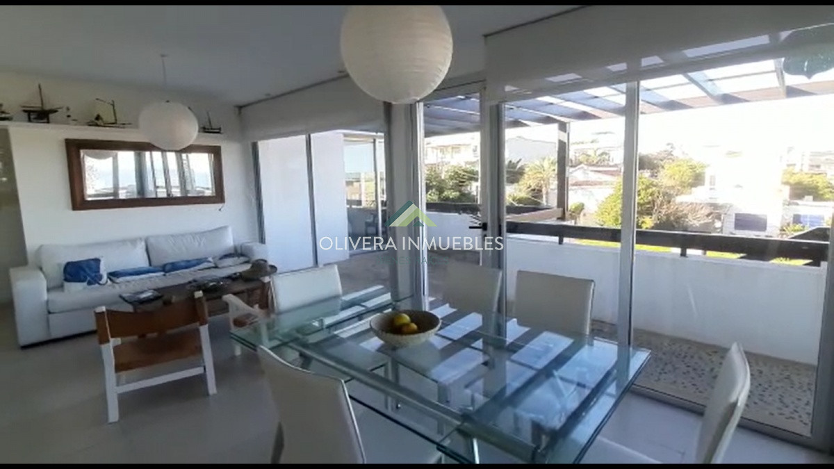 Apartamento ID.9512 - Alquiler de Hermoso Apartamento con amplia terraza con parrillero en La Barra