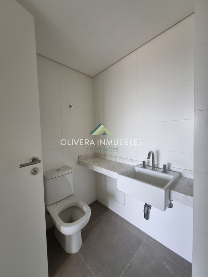 Apartamento ID.10800 - Apartamento en venta de 2 dormitorios y 3 baños en Roosevelt Punta del Este 