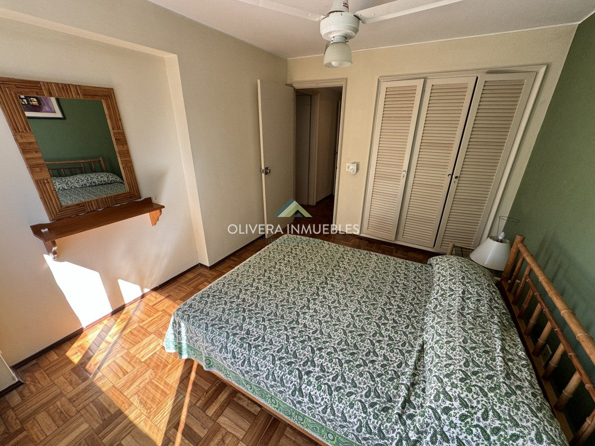 Apartamento ID.11812 - Apartamento en venta de 4 dormitorios en Playa Mansa Punta del Este