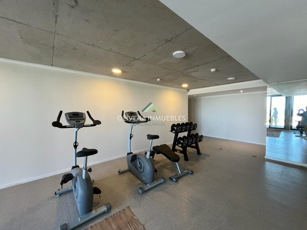 Apartamento ID.11435 - Apartamento en venta, alquiler anual o alquiler de verano  de 2 dormitorio en Playa Mansa, Punta del Este