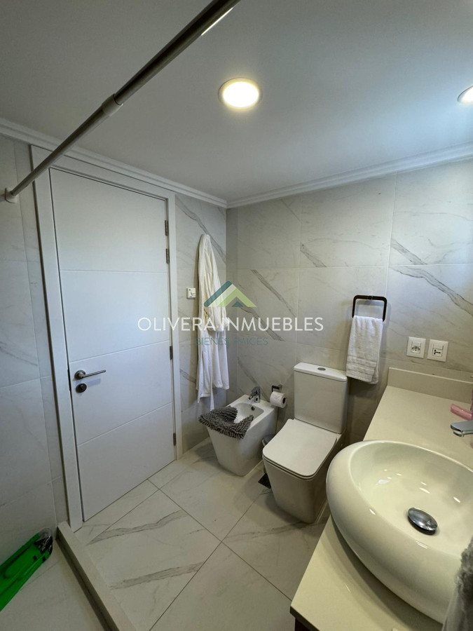 Apartamento ID.12369 - Apartamento en venta de 2 dormitorios en Edificio Cruceros