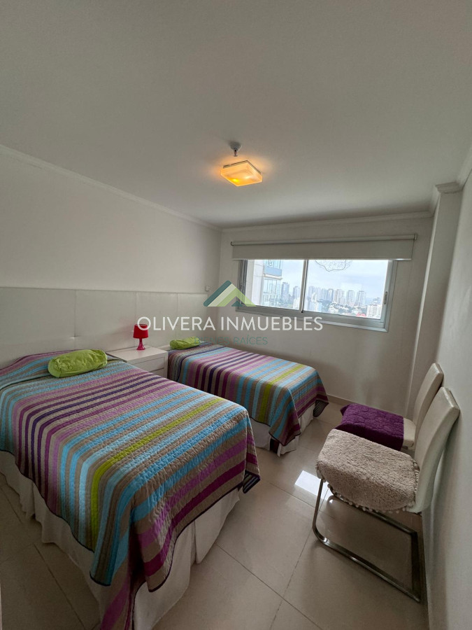 Apartamento ID.12685 - Apartamento en venta de 2 dormitorios en edificio Miami Boulevard