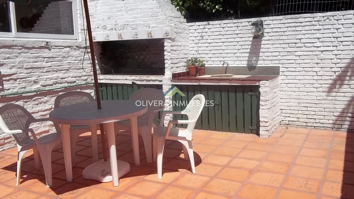 Apartamento ID.7586 - Alquiler por temporada y anual apto tipo casita