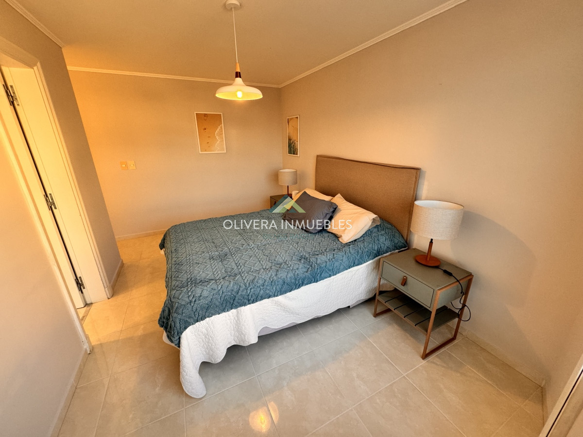 Apartamento ID.12358 - Apartamento en venta de 4 dormitorios en Playa Mansa, Punta del Este