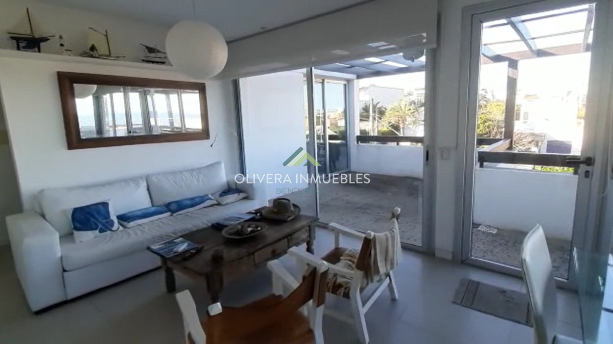 Apartamento ID.9512 - Alquiler de Hermoso Apartamento con amplia terraza con parrillero en La Barra