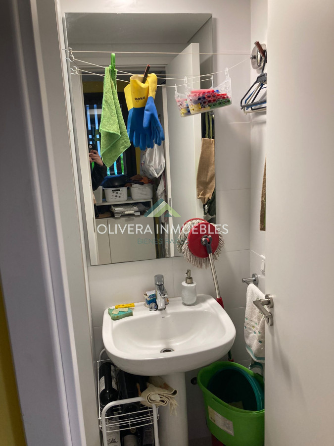 Apartamento ID.12476 - Apartamento en venta 3 dormitorios, con patio y una vista única al lago. 