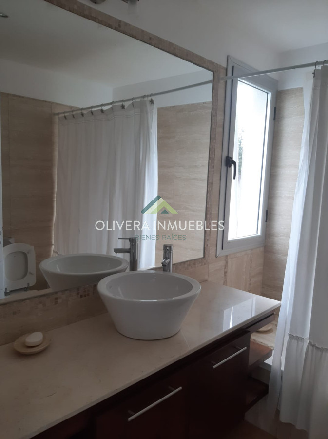 Apartamento ID.9512 - Alquiler de Hermoso Apartamento con amplia terraza con parrillero en La Barra
