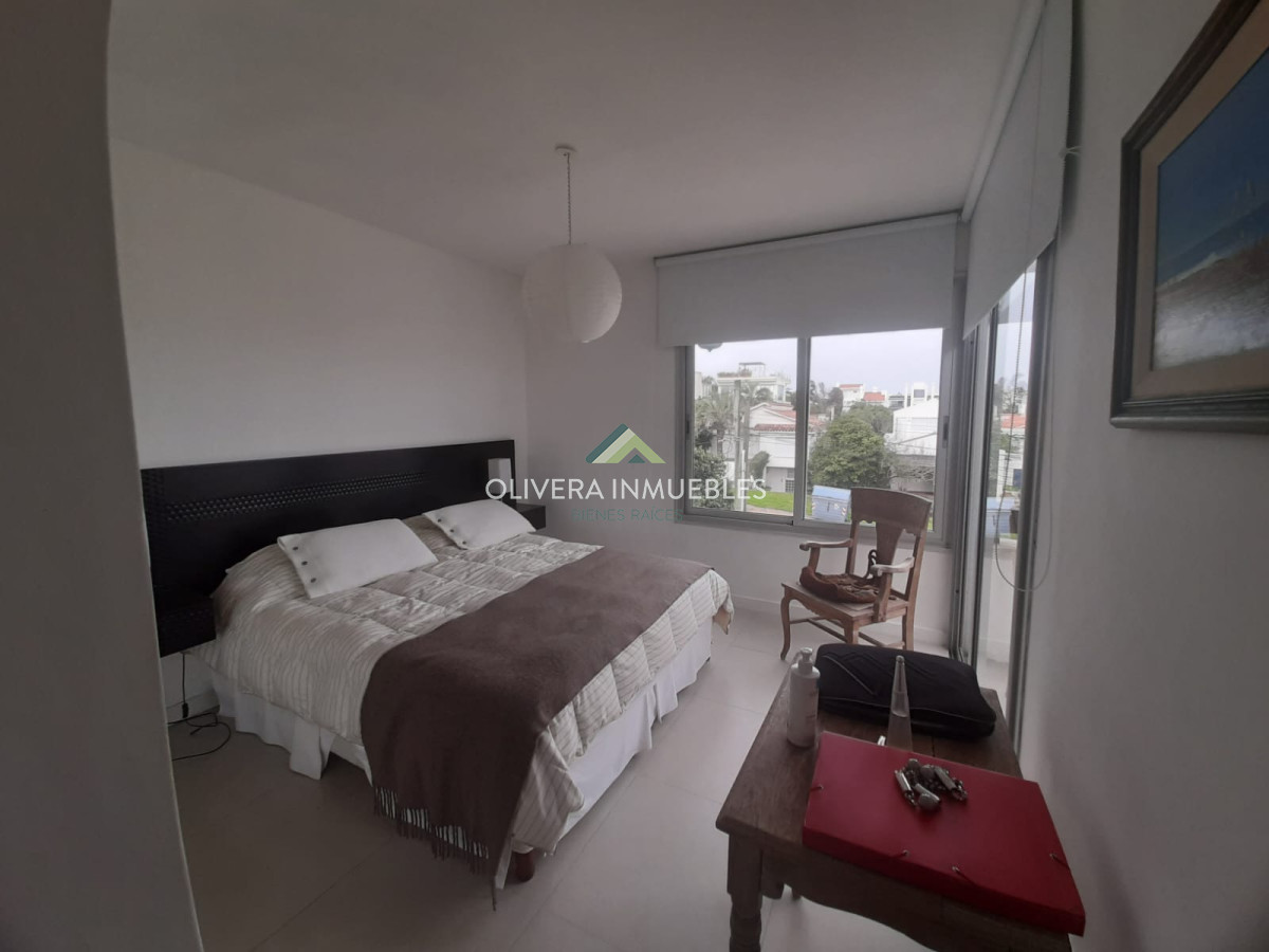 Apartamento ID.9512 - Alquiler de Hermoso Apartamento con amplia terraza con parrillero en La Barra