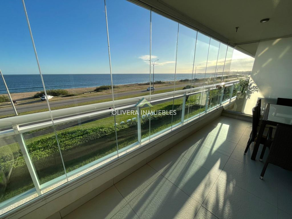 Apartamento ID.12105 - Apartamento en venta de 2 dormitorios en Edificio Cruceros