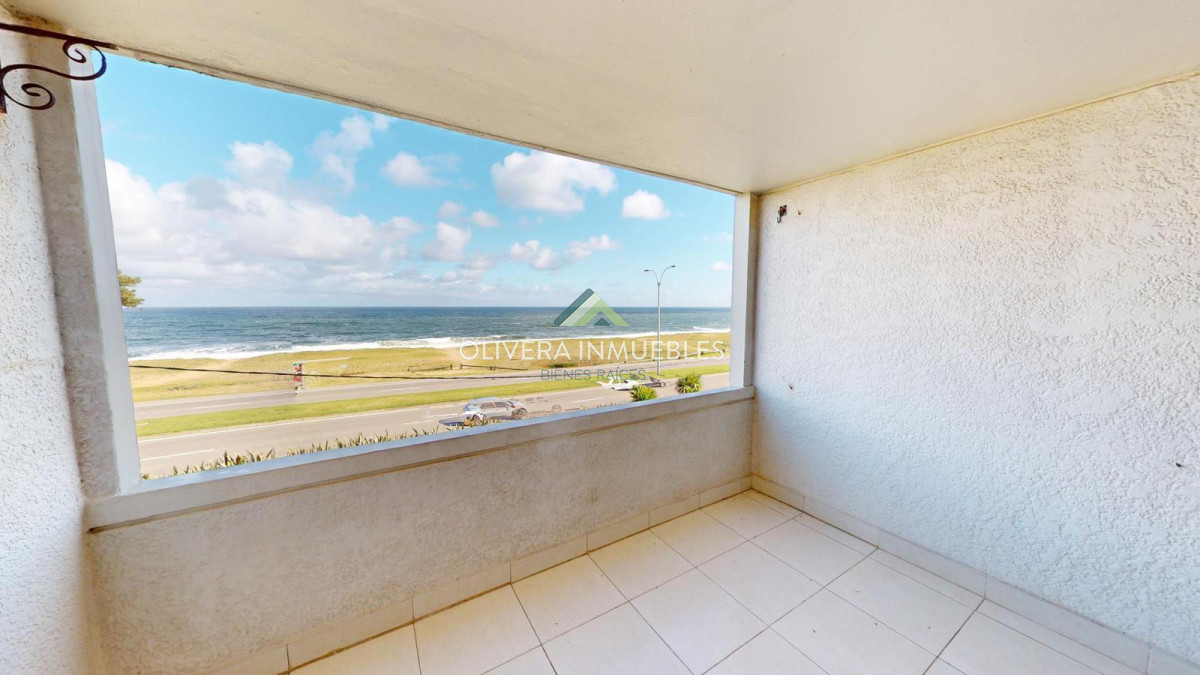 Apartamento ID.12118 - Apartamento en primera línea de la mansa, precio en Oportunidad. 3 dormitorios.