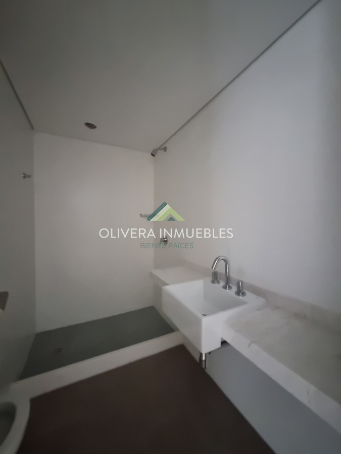 Apartamento ID.10800 - Apartamento en venta de 2 dormitorios y 3 baños en Roosevelt Punta del Este 