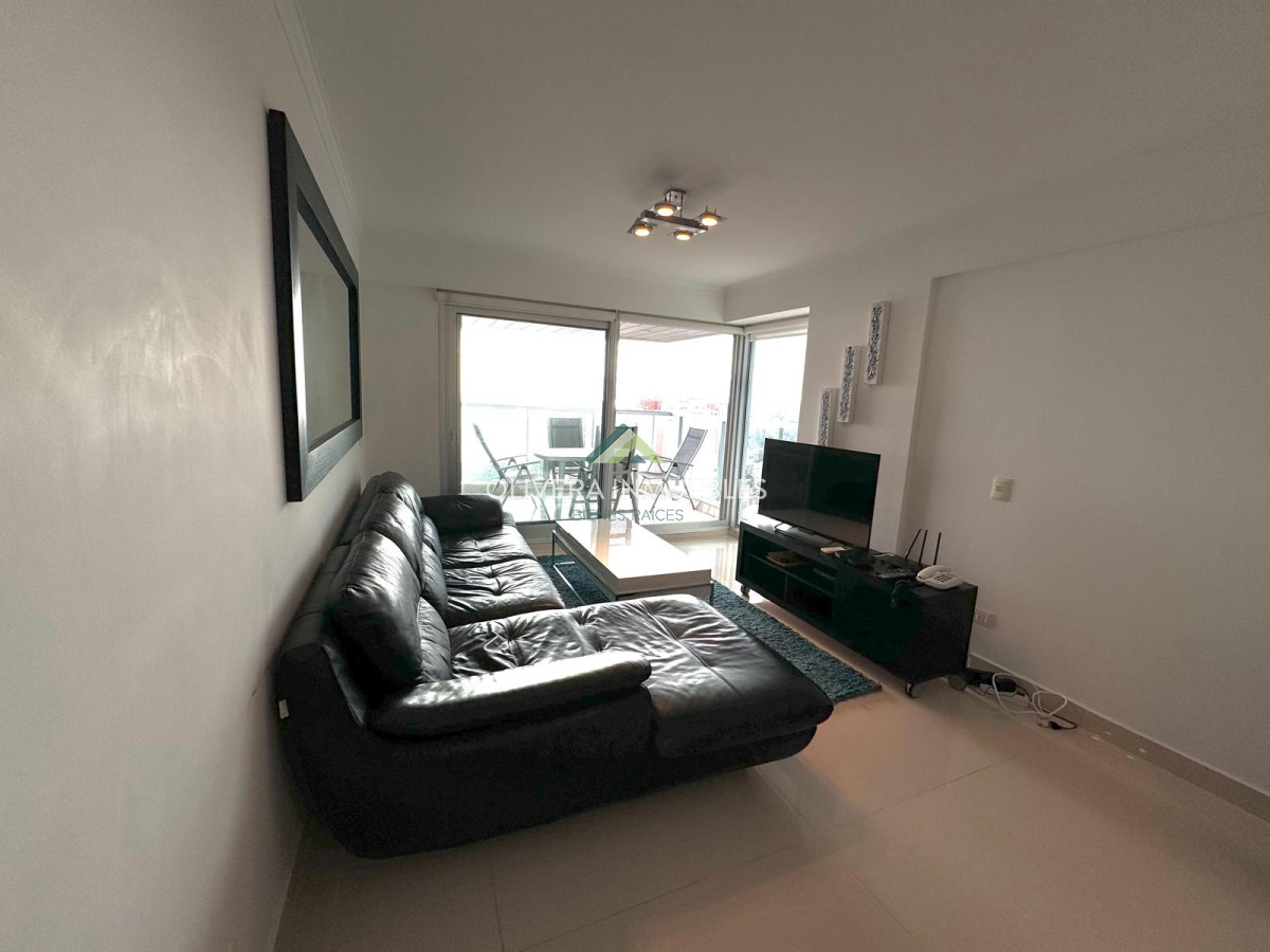 Apartamento ID.12685 - Apartamento en venta de 2 dormitorios en edificio Miami Boulevard