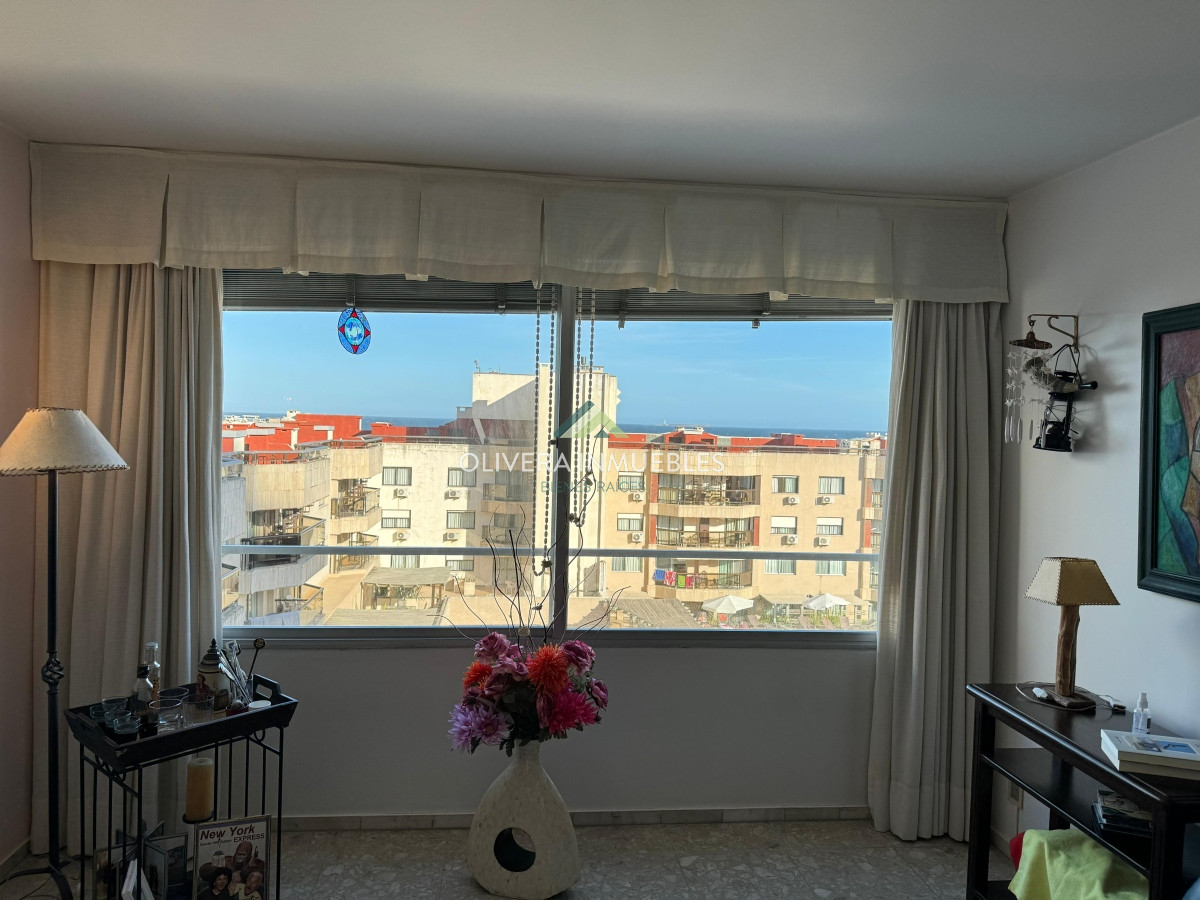 Apartamento ID.11465 - Apartamento en venta de 1 dormitorio y medio en Punta del Este