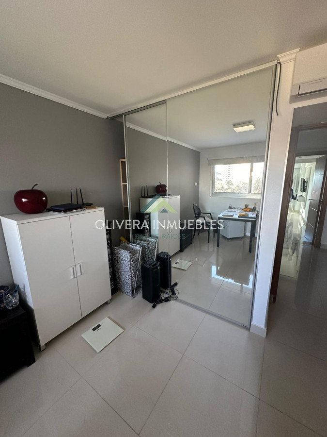 Apartamento ID.12665 - Apartamento en venta de 2 dormitorios en edificio Miami Boulevard