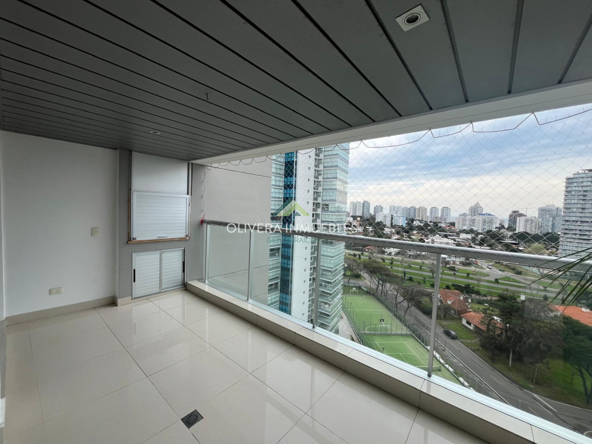 Apartamento ID.13713 - Apartamento en venta a pasos del mar, Punta del Este