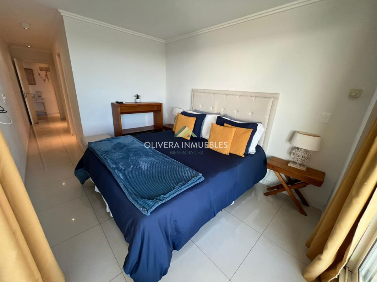 Apartamento ID.12105 - Apartamento en venta de 2 dormitorios en Edificio Cruceros