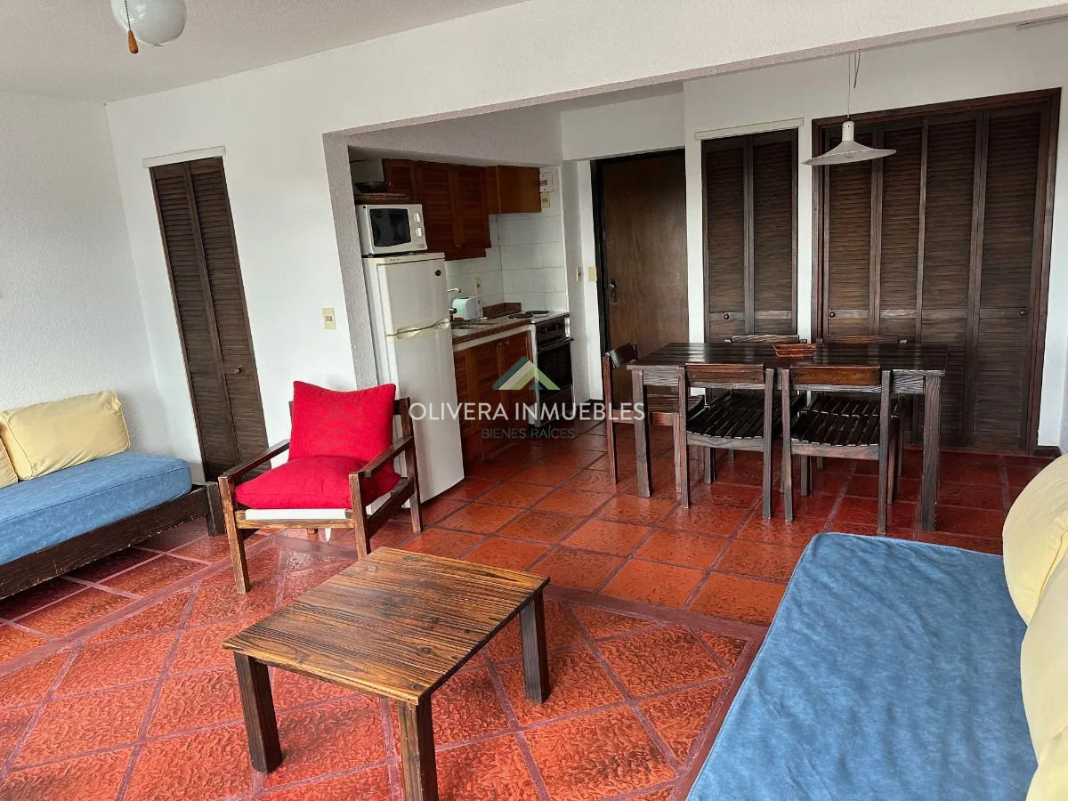 Apartamento ID.13553 - Alquiler anual sobre Roosevelt