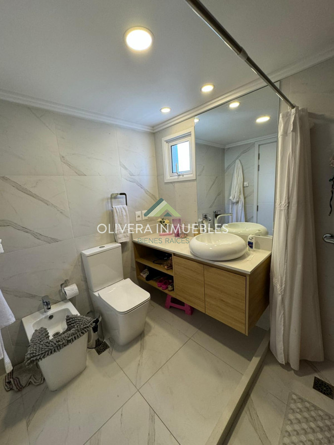 Apartamento ID.12369 - Apartamento en venta de 2 dormitorios en Edificio Cruceros