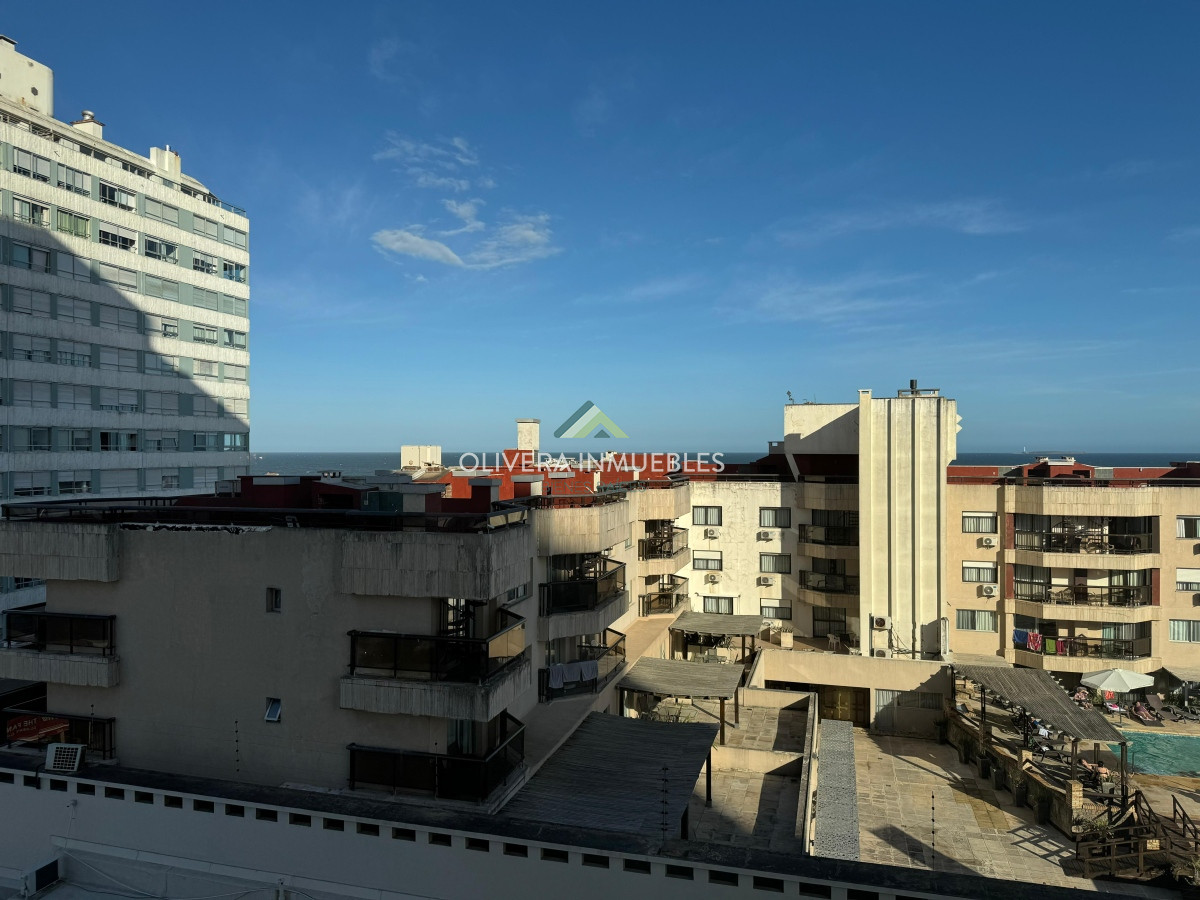 Apartamento ID.11465 - Apartamento en venta de 1 dormitorio y medio en Punta del Este