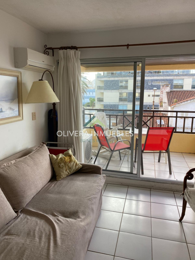 Apartamento ID.11989 - Apartamento en venta 2 dormitorios con vista al mar, Punta del Este