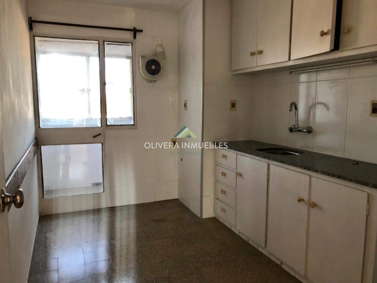 Apartamento ID.12548 - Apartamento en venta 3 dormitorios, acepta Banco.