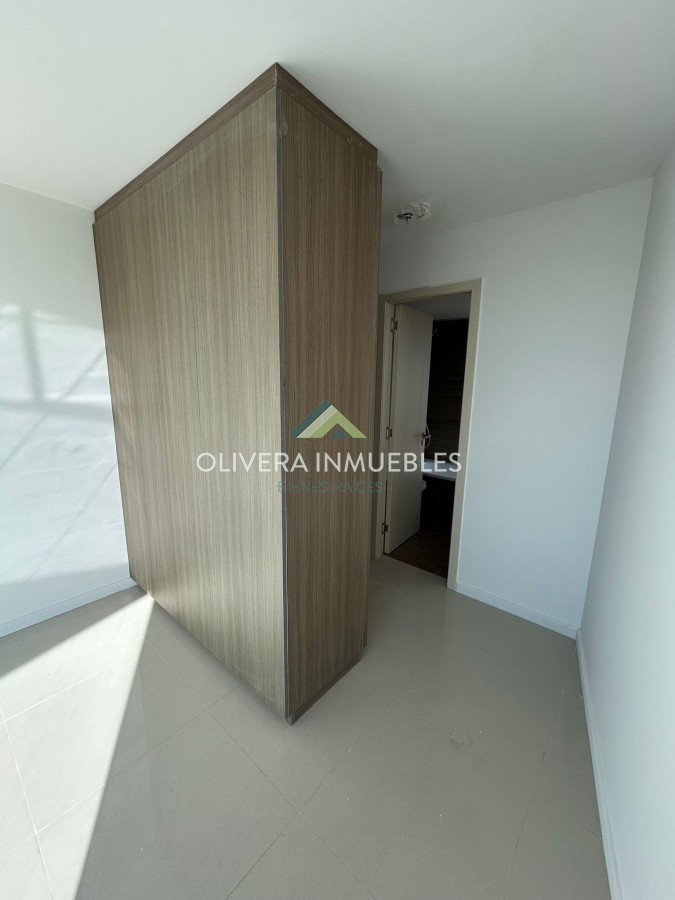 Apartamento ID.2232 - Apartamento en venta en Punta del Este, sobre la Avenida Roosvelt en Edificio Gala Vista