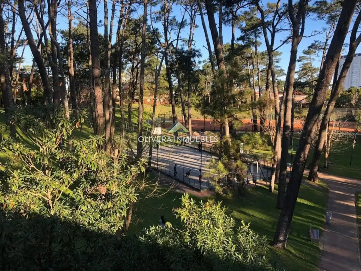 Apartamento ID.9517 - Atención !! Apartamento Complejo en Arcobaleno - Baño Totalmente Nuevo !!