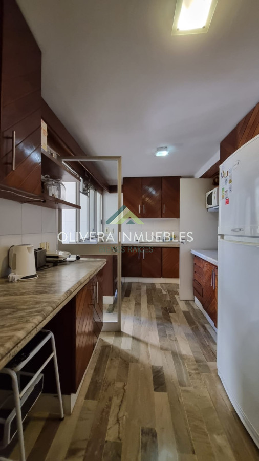 Apartamento ID.11812 - Apartamento en venta de 4 dormitorios en Playa Mansa Punta del Este
