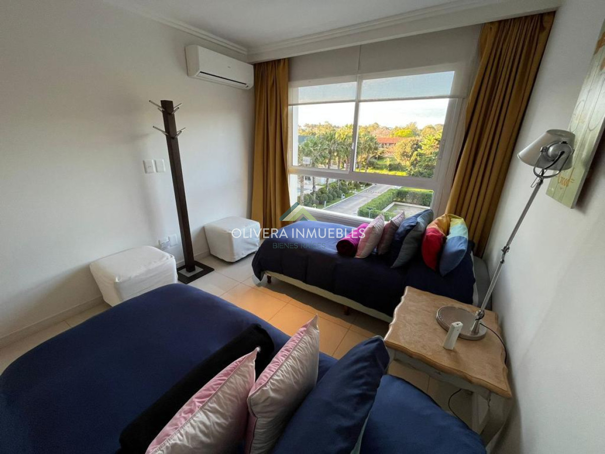 Apartamento ID.12105 - Apartamento en venta de 2 dormitorios en Edificio Cruceros