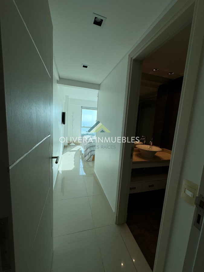 Apartamento ID.12684 - Apartamento en venta de 2 dormitorios en edificio Miami Boulevard