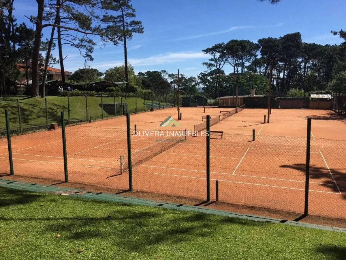 Apartamento ID.9517 - Atención !! Apartamento Complejo en Arcobaleno - Baño Totalmente Nuevo !!