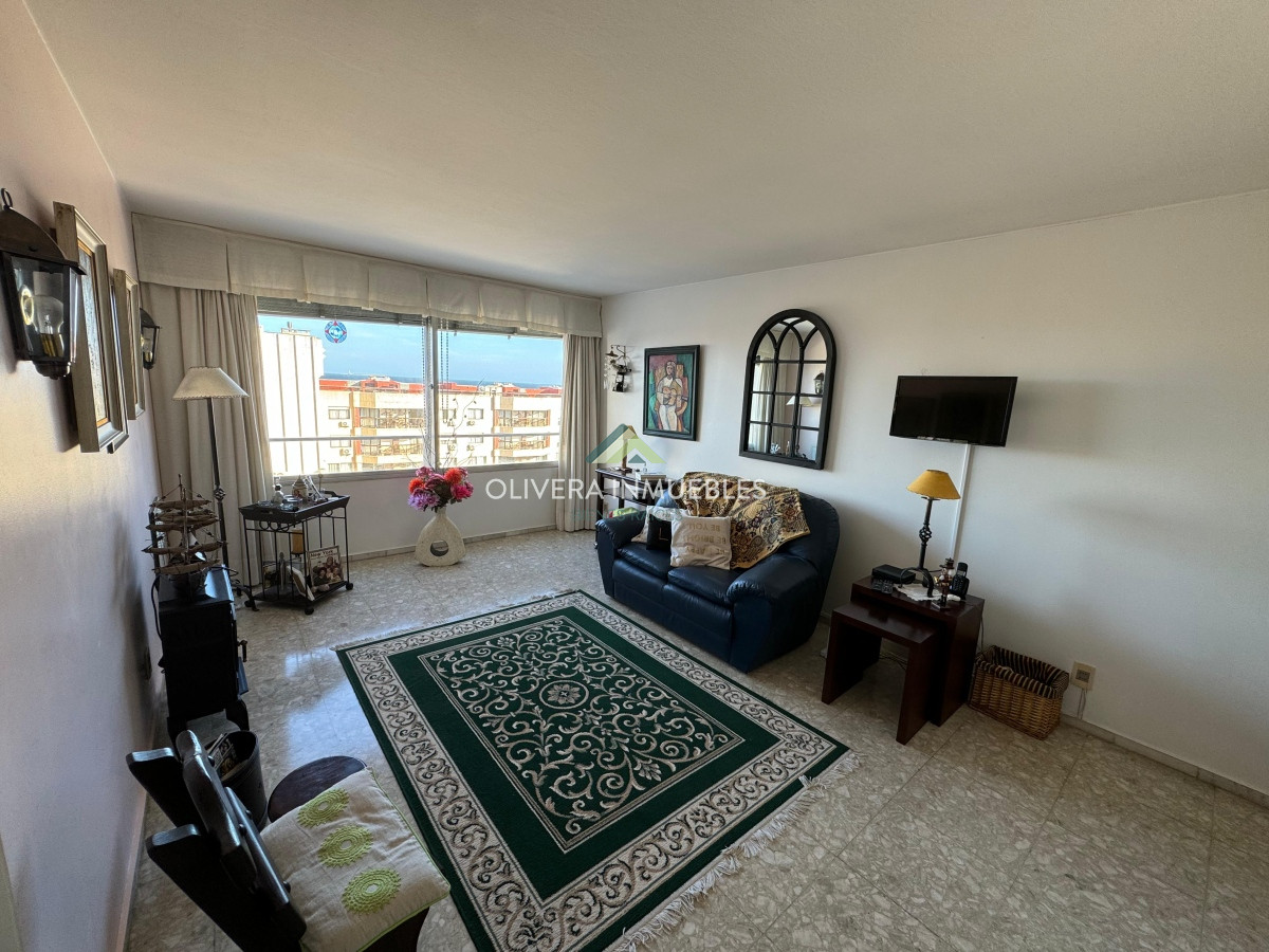 Apartamento ID.11465 - Apartamento en venta de 1 dormitorio y medio en Punta del Este