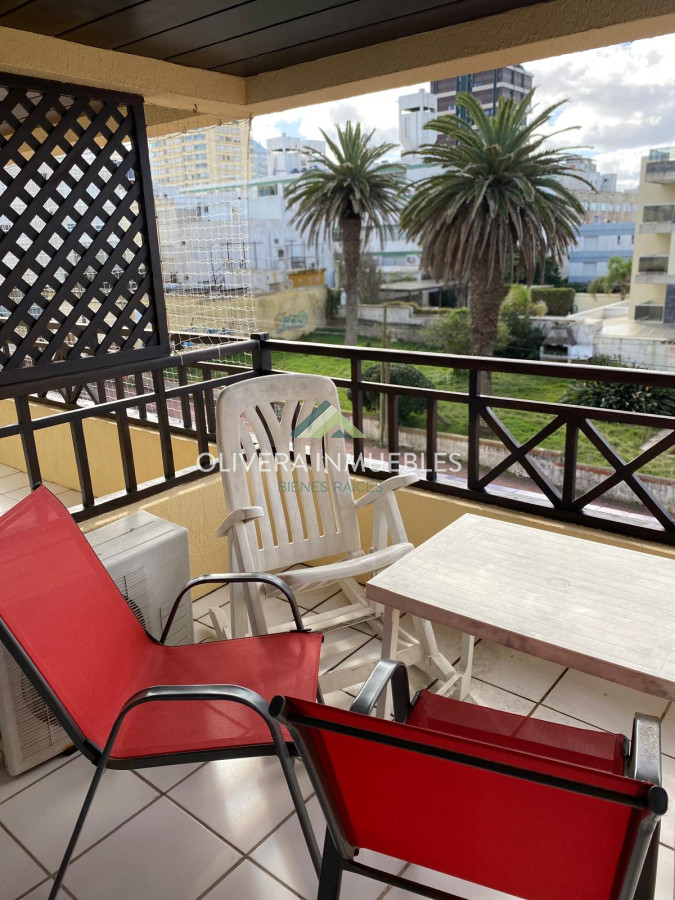 Apartamento ID.11989 - Apartamento en venta 2 dormitorios con vista al mar, Punta del Este