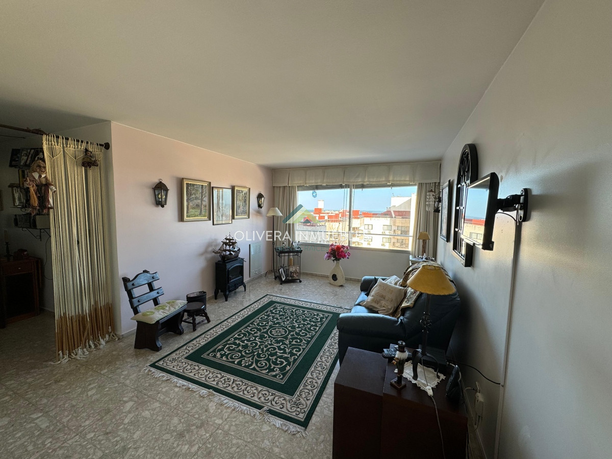 Apartamento ID.11465 - Apartamento en venta de 1 dormitorio y medio en Punta del Este