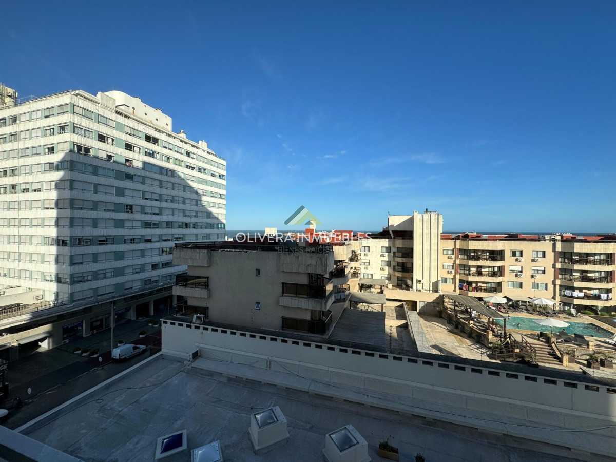 Apartamento ID.11465 - Apartamento en venta de 1 dormitorio y medio en Punta del Este