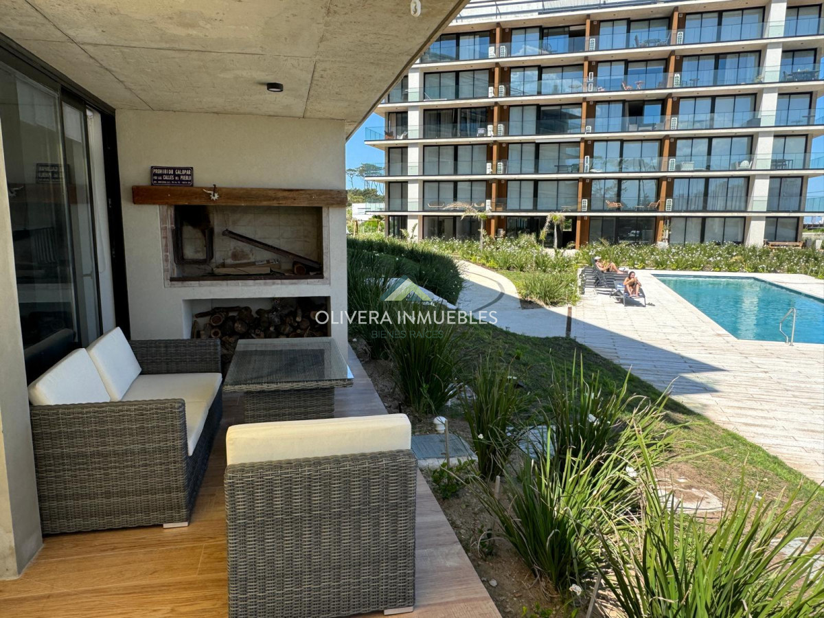 Apartamento ID.11435 - Apartamento en venta, alquiler anual o alquiler de verano  de 2 dormitorio en Playa Mansa, Punta del Este