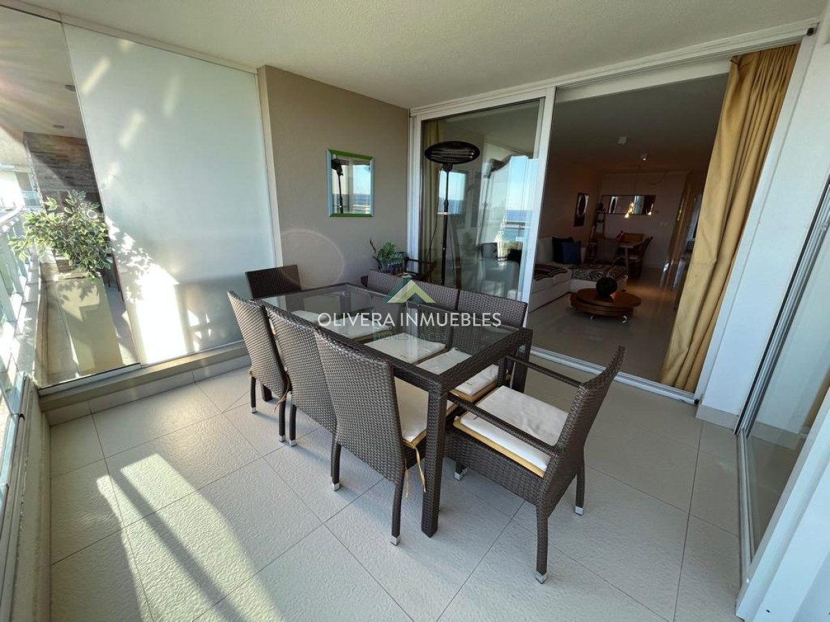 Apartamento ID.12105 - Apartamento en venta de 2 dormitorios en Edificio Cruceros