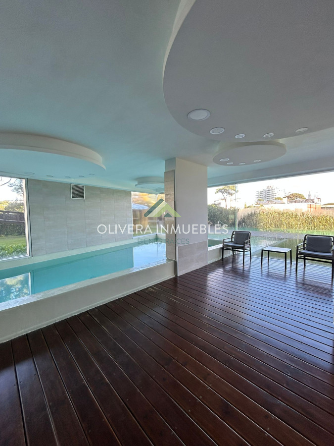 Apartamento ID.2222 - Apartamento en venta en Punta del Este, sobre la Avenida Roosvelt en Edificio Gala Vista