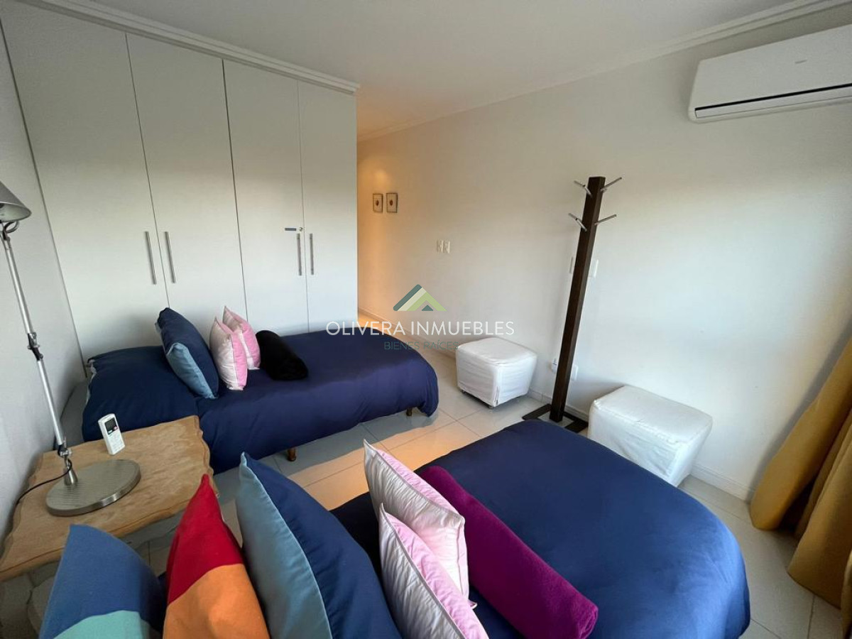 Apartamento ID.12105 - Apartamento en venta de 2 dormitorios en Edificio Cruceros