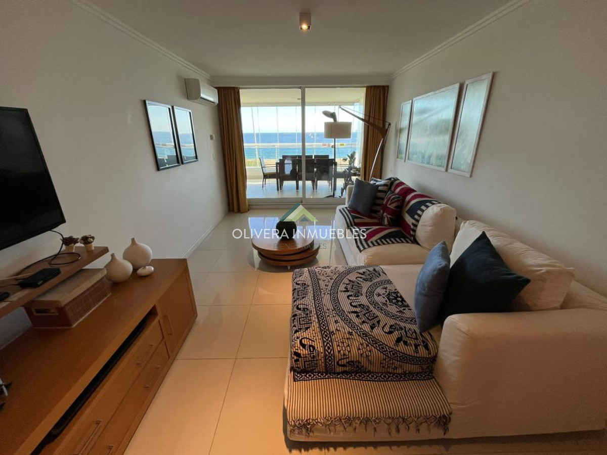 Apartamento ID.12105 - Apartamento en venta de 2 dormitorios en Edificio Cruceros