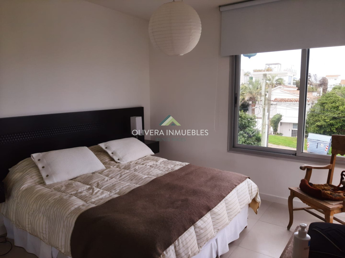 Apartamento ID.9512 - Alquiler de Hermoso Apartamento con amplia terraza con parrillero en La Barra