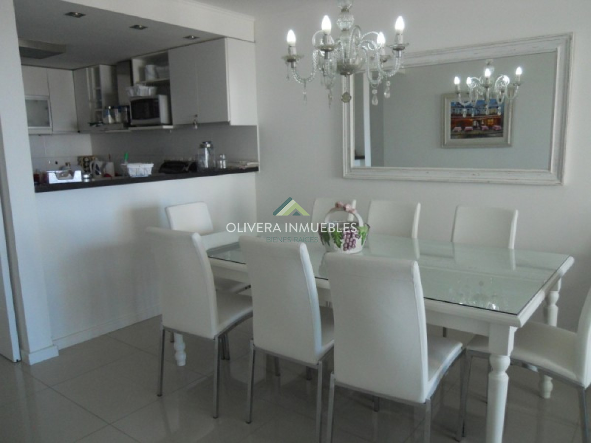 Apartamento ID.4440 - Apartamento en venta y alquiler de 2 dormitorios, Punta del Este.