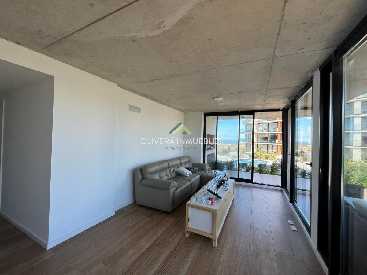 Apartamento ID.11435 - Apartamento en venta, alquiler anual o alquiler de verano  de 2 dormitorio en Playa Mansa, Punta del Este