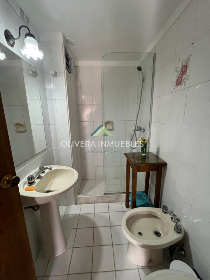 Apartamento ID.13670 - Apartamento en venta y alquiler temporal, vista al mar Punta del Este