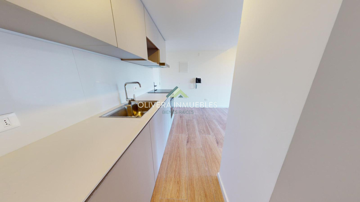 Apartamento ID.12138 - Oportunidad en primera línea, 2 dormitorios, 2 baños.